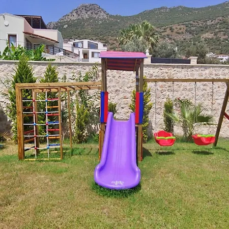 Sea View 5-bedroom In With Private Pool & Garden Villa *