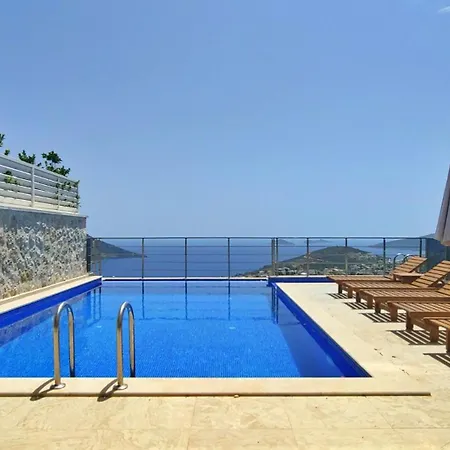 Sea View 5-bedroom In With Private Pool & Garden Kalkan