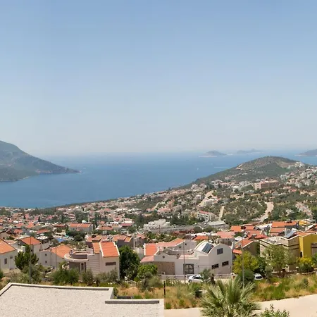 Sea View 5-bedroom In With Private Pool & Garden