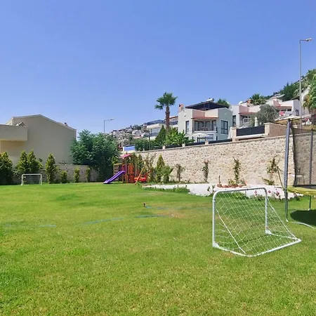 Sea View 5-bedroom In With Private Pool & Garden וילה קלקן