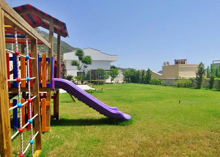 Sea View 5-bedroom In With Private Pool & Garden 빌라