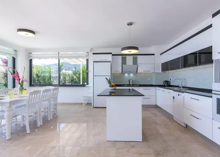 Sea View 5-bedroom In With Private Pool & Garden 빌라
