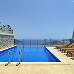 Sea View 5-bedroom In With Private Pool & Garden 칼칸